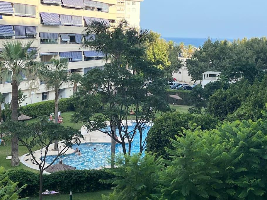Marbella Piso En Casco Junto A Playa Piscina In Summer Season Exterior photo