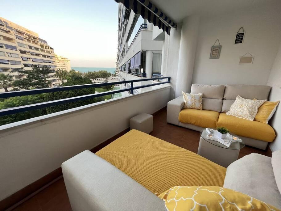 Marbella Piso En Casco Junto A Playa Piscina In Summer Season Exterior photo
